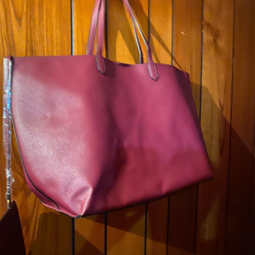 Newman Marcus Large Wine Tote.. New with tags..